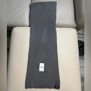 NWT - UGG Unisex Wool Blended Ribbed Knit Scarf